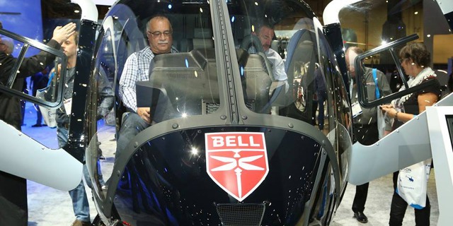Nový vrtulník Bell 407GXi na veletrhu v Las Vegas, únor 2018. Zdroj: Facebook Bell